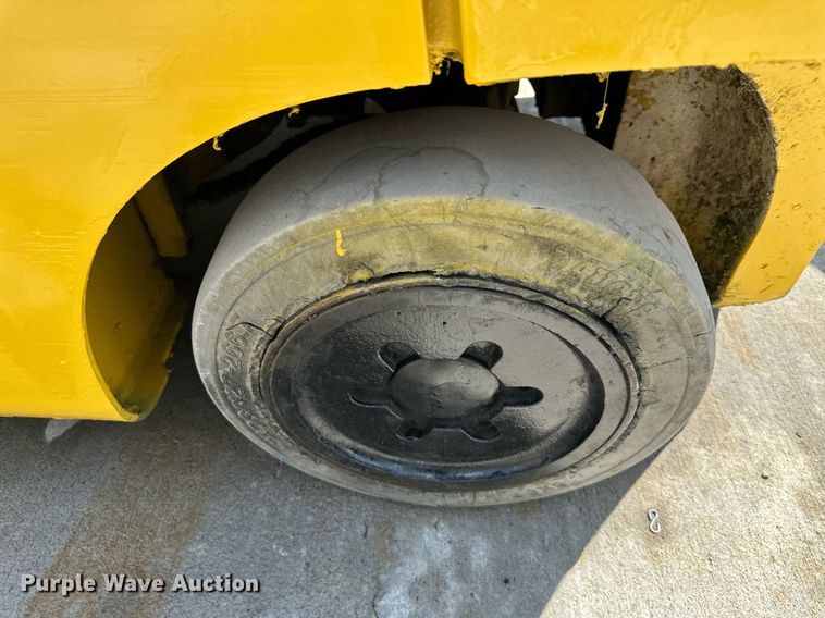 image for item DO4933 Yale GLC050VXNDAE085  forklift