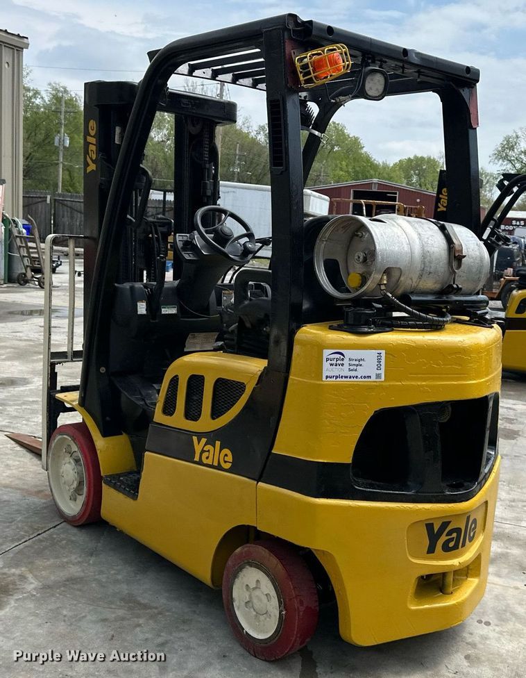 image for item DO4934 Yale GLC050VXNVSE083  forklift
