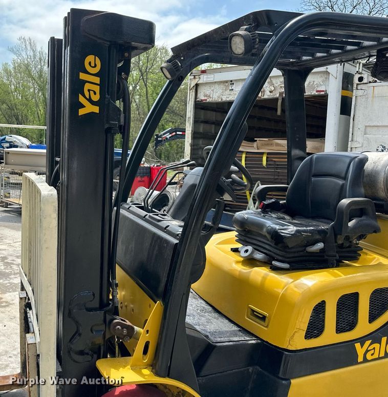image for item DO4934 Yale GLC050VXNVSE083  forklift