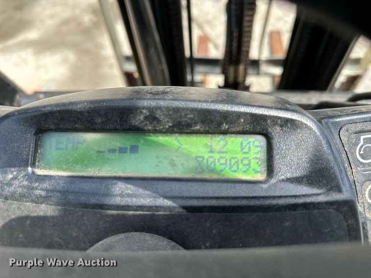 image for item DO4934 Yale GLC050VXNVSE083  forklift