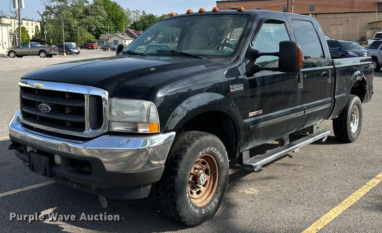 image for item DO4956 2004 Ford F250 Super Duty  Crew Cab pickup truck