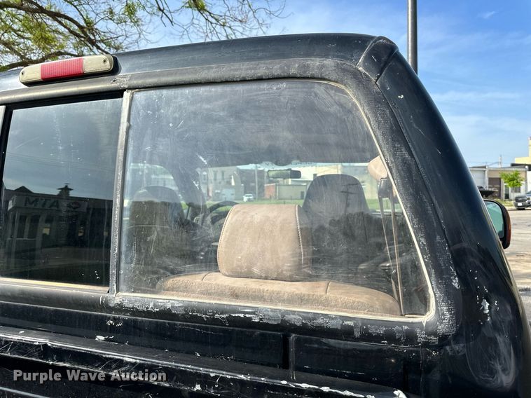 image for item DO4956 2004 Ford F250 Super Duty  Crew Cab pickup truck