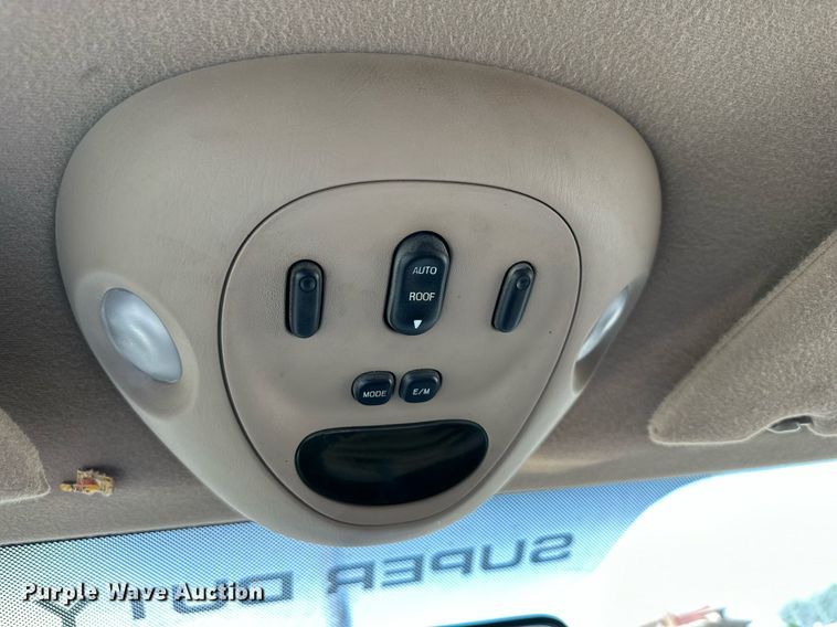 image for item DO4956 2004 Ford F250 Super Duty  Crew Cab pickup truck