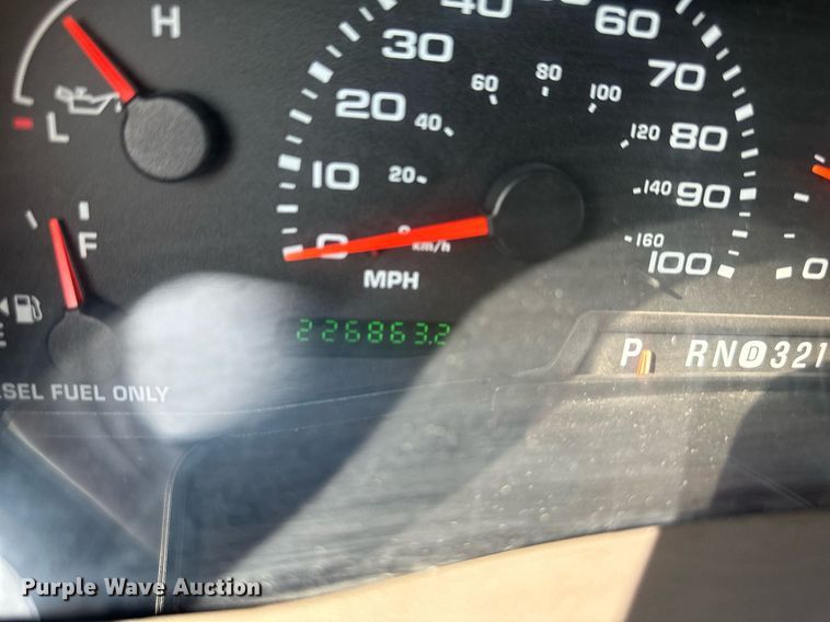 image for item DO4956 2004 Ford F250 Super Duty  Crew Cab pickup truck