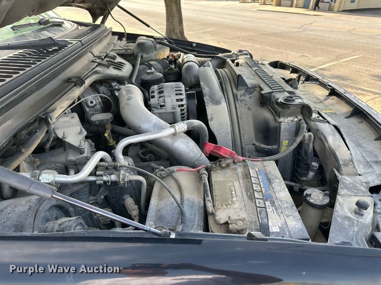 image for item DO4956 2004 Ford F250 Super Duty  Crew Cab pickup truck