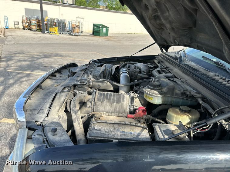 image for item DO4956 2004 Ford F250 Super Duty  Crew Cab pickup truck