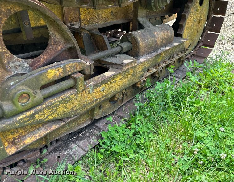 image for item DO4970 International Harvester T340  track loader
