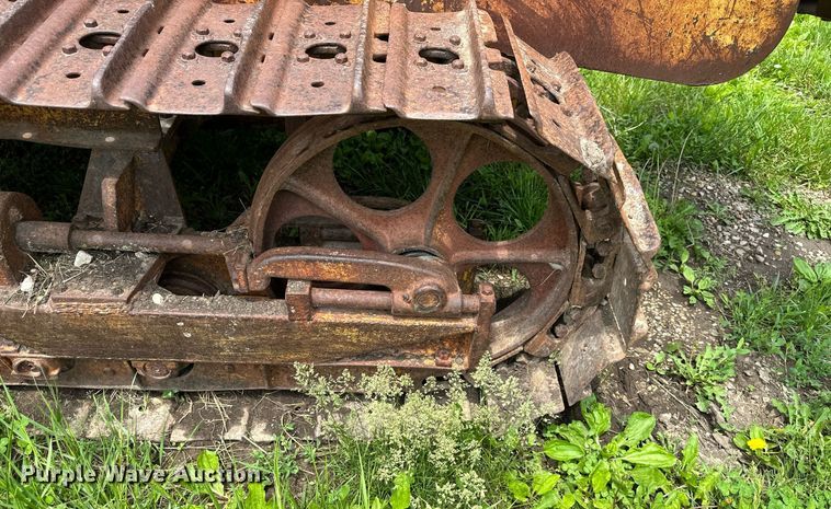 image for item DO4970 International Harvester T340  track loader