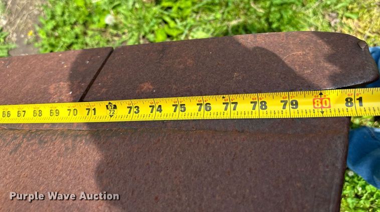 image for item DO4970 International Harvester T340  track loader