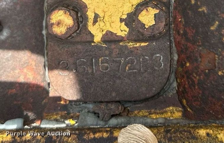 image for item DO4970 International Harvester T340  track loader