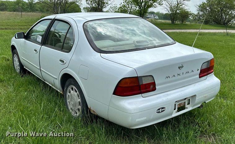 image for item DO4974 1996 Nissan Maxima
