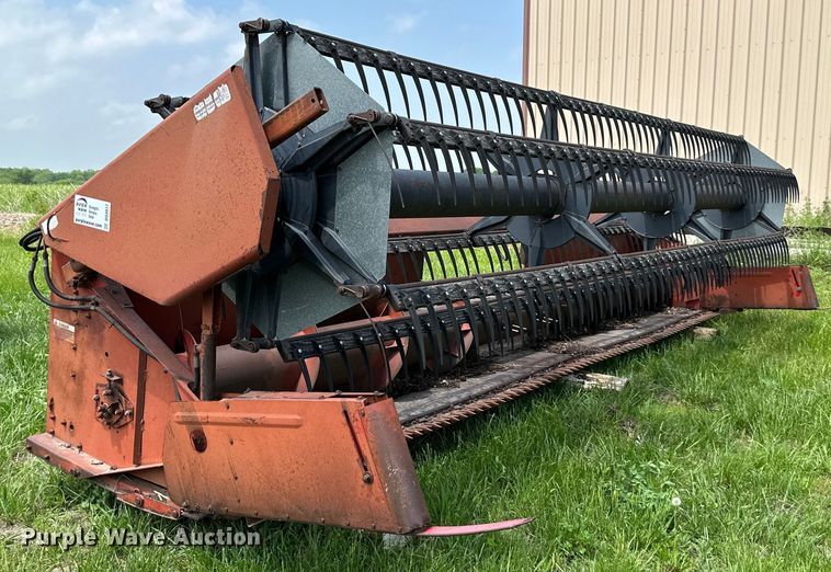 image for item DO4977 International Harvester 820  flex head