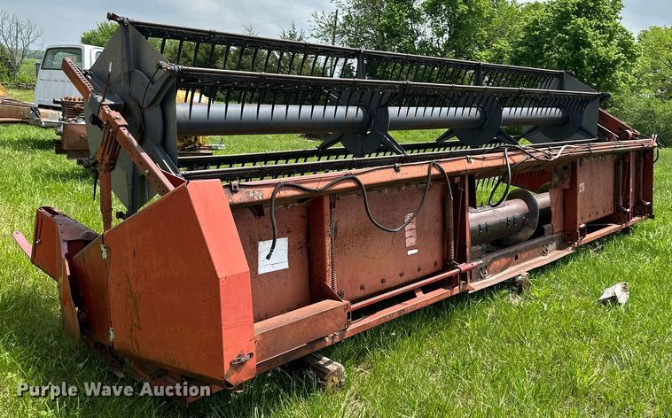 image for item DO4977 International Harvester 820  flex head