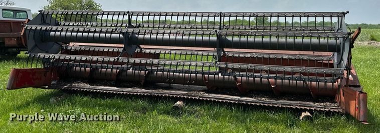 image for item DO4977 International Harvester 820  flex head