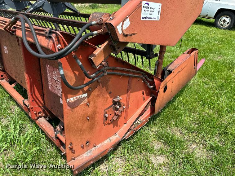 image for item DO4977 International Harvester 820  flex head