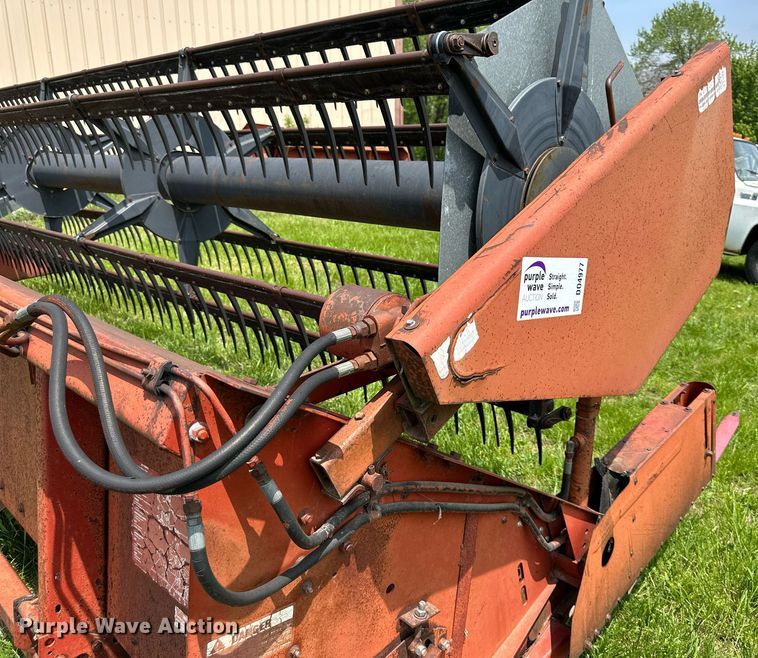 image for item DO4977 International Harvester 820  flex head