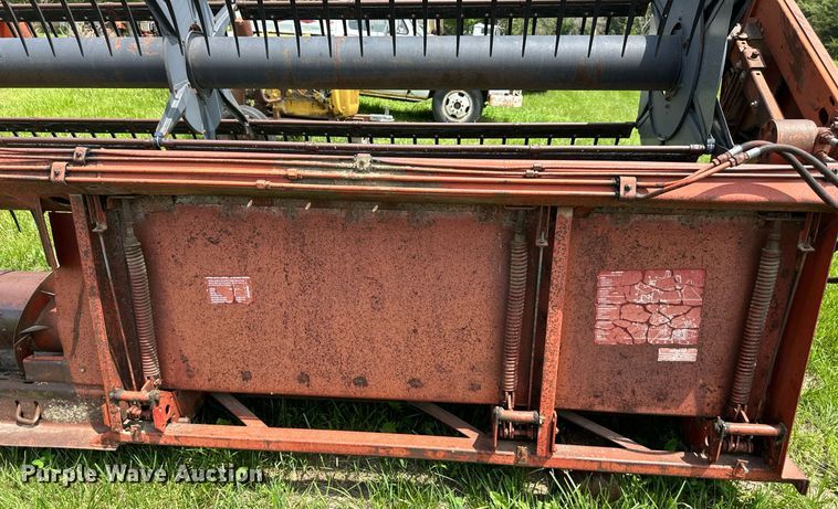 image for item DO4977 International Harvester 820  flex head