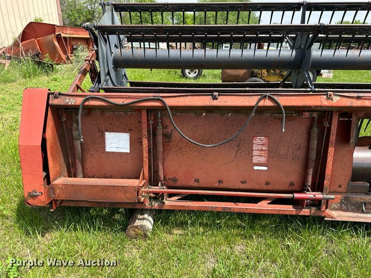 image for item DO4977 International Harvester 820  flex head