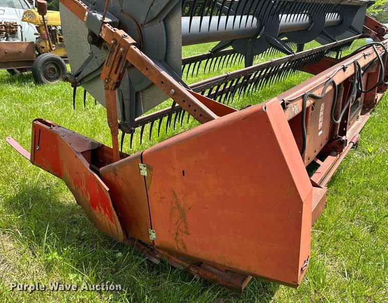 image for item DO4977 International Harvester 820  flex head