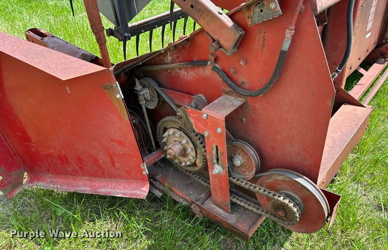 image for item DO4977 International Harvester 820  flex head