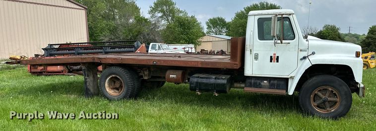 image for item DO4978 1979 International S1800  flatbed truck