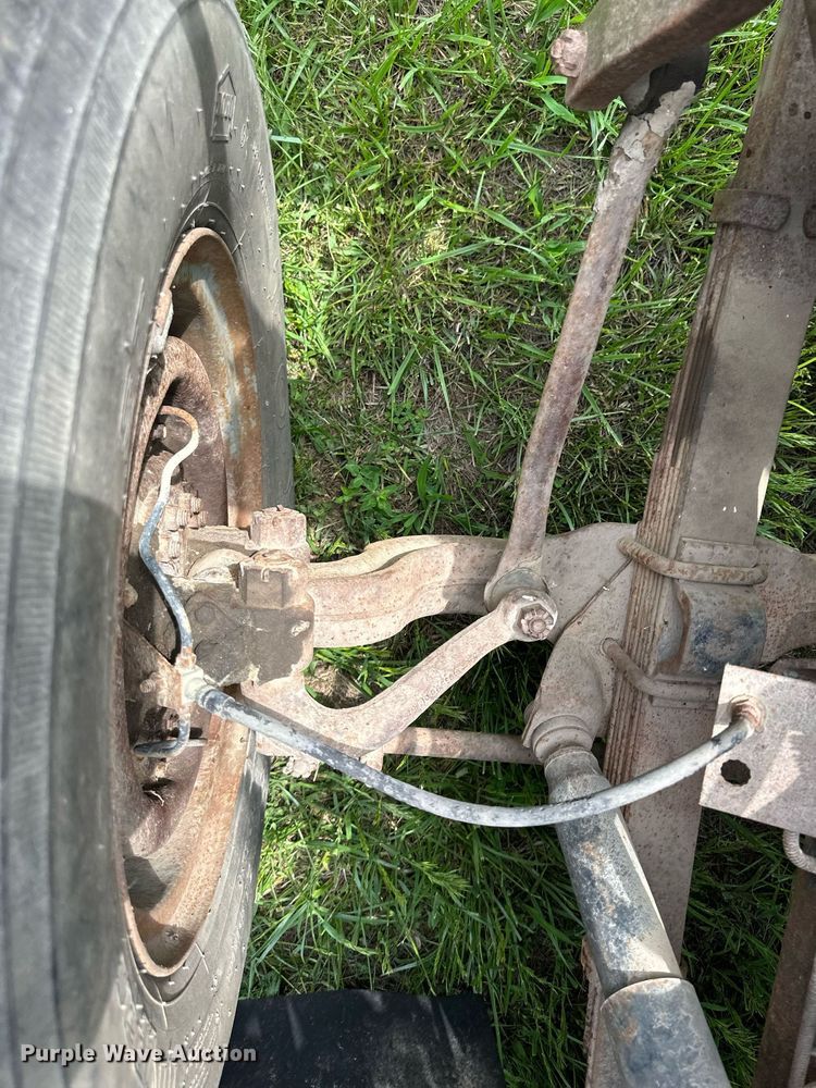 image for item DO4978 1979 International S1800  flatbed truck