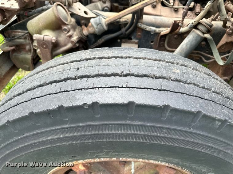 image for item DO4978 1979 International S1800  flatbed truck