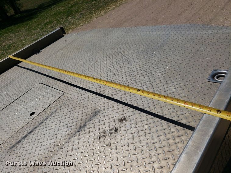 image for item DP7849 2009 GMC Sierra 2500HD  Crew Cab flatbed pickup truck