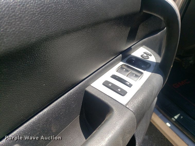 image for item DP7849 2009 GMC Sierra 2500HD  Crew Cab flatbed pickup truck