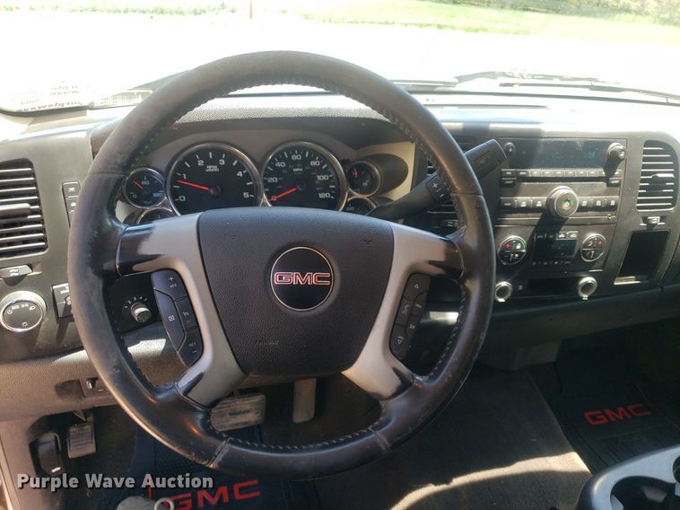 image for item DP7849 2009 GMC Sierra 2500HD  Crew Cab flatbed pickup truck