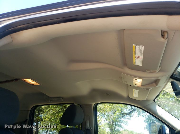 image for item DP7849 2009 GMC Sierra 2500HD  Crew Cab flatbed pickup truck