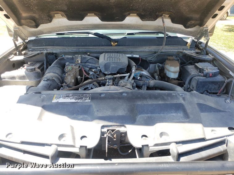 image for item DP7849 2009 GMC Sierra 2500HD  Crew Cab flatbed pickup truck