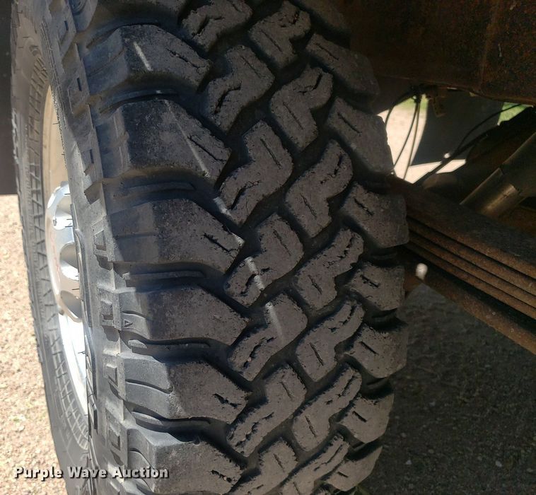 image for item DP7849 2009 GMC Sierra 2500HD  Crew Cab flatbed pickup truck