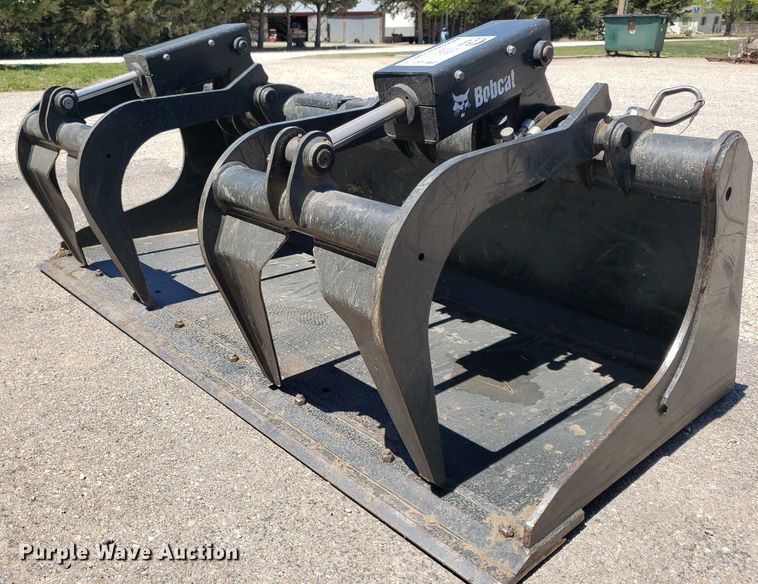 image for item DP7863 Bobcat 7168339  skid steer grapple bucket
