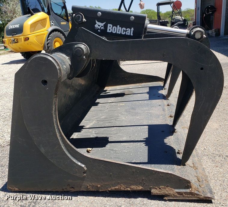 image for item DP7863 Bobcat 7168339  skid steer grapple bucket