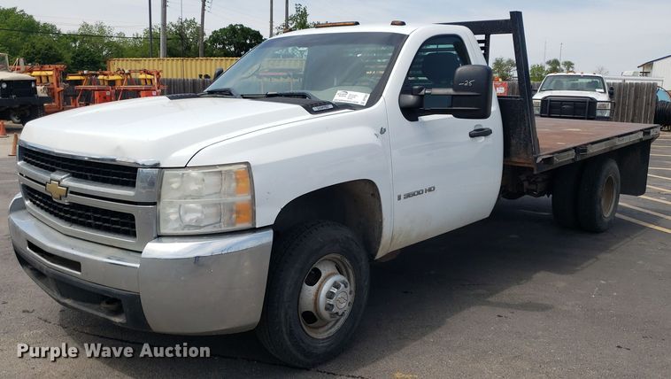 image for item DP7869 2007 Chevrolet 3500HD  flatbed pickup truck