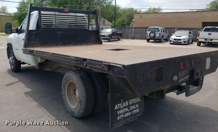 image for item DP7869 2007 Chevrolet 3500HD  flatbed pickup truck