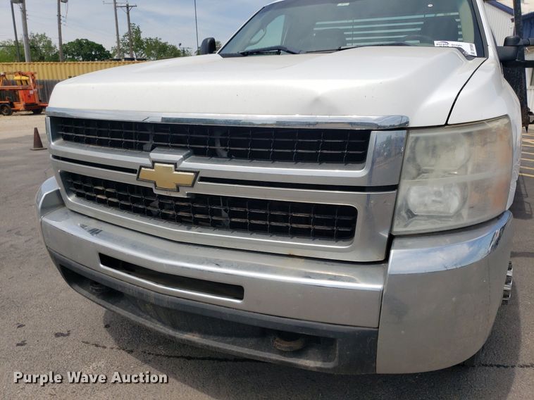 image for item DP7869 2007 Chevrolet 3500HD  flatbed pickup truck