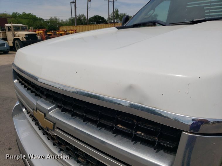 image for item DP7869 2007 Chevrolet 3500HD  flatbed pickup truck