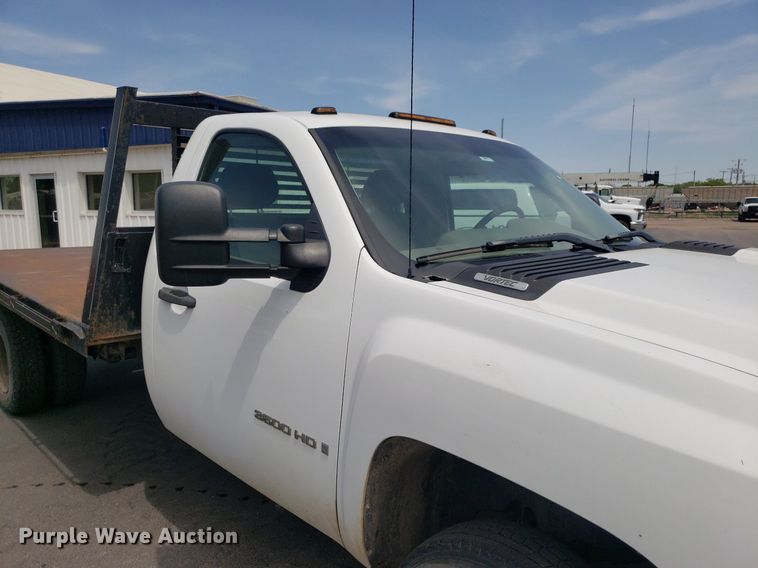 image for item DP7869 2007 Chevrolet 3500HD  flatbed pickup truck