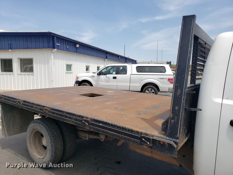 image for item DP7869 2007 Chevrolet 3500HD  flatbed pickup truck