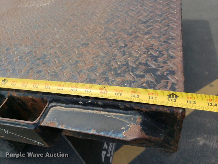 image for item DP7869 2007 Chevrolet 3500HD  flatbed pickup truck