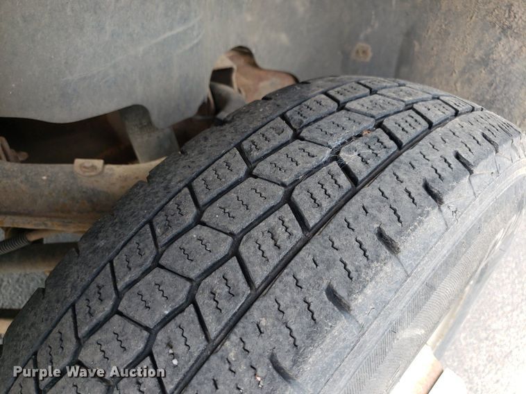 image for item DP7869 2007 Chevrolet 3500HD  flatbed pickup truck