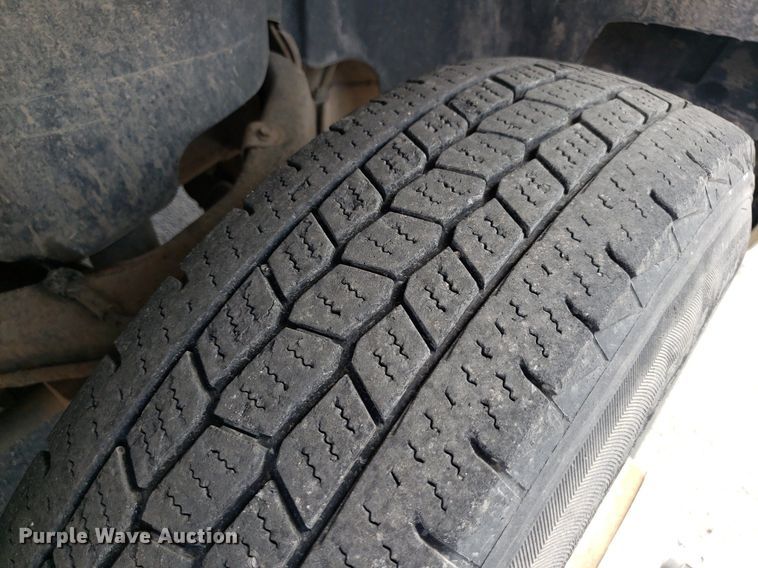 image for item DP7869 2007 Chevrolet 3500HD  flatbed pickup truck