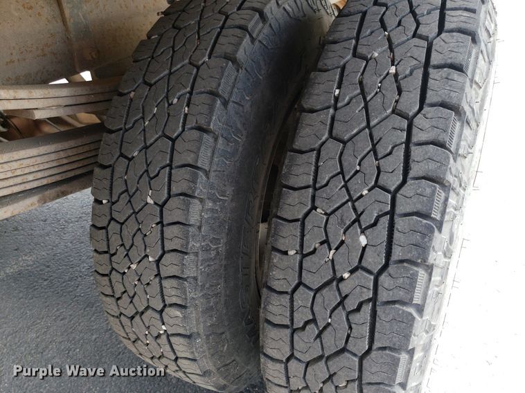 image for item DP7869 2007 Chevrolet 3500HD  flatbed pickup truck