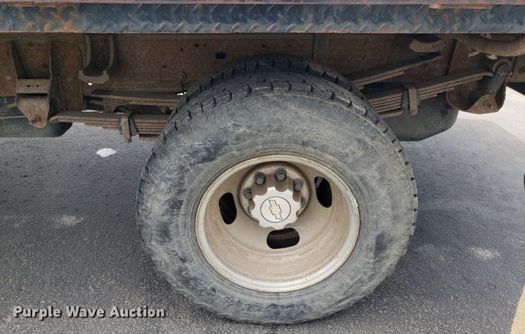 image for item DP7869 2007 Chevrolet 3500HD  flatbed pickup truck