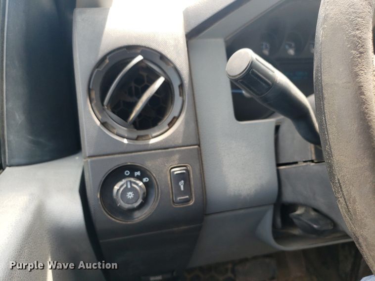 image for item DP7870 2013 Ford F250 Super Duty  SuperCab pickup truck