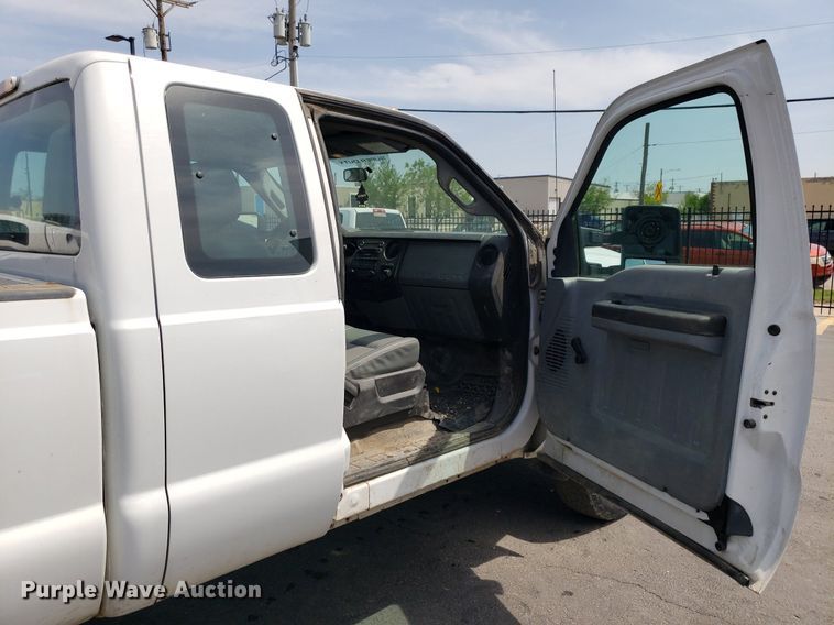 image for item DP7870 2013 Ford F250 Super Duty  SuperCab pickup truck