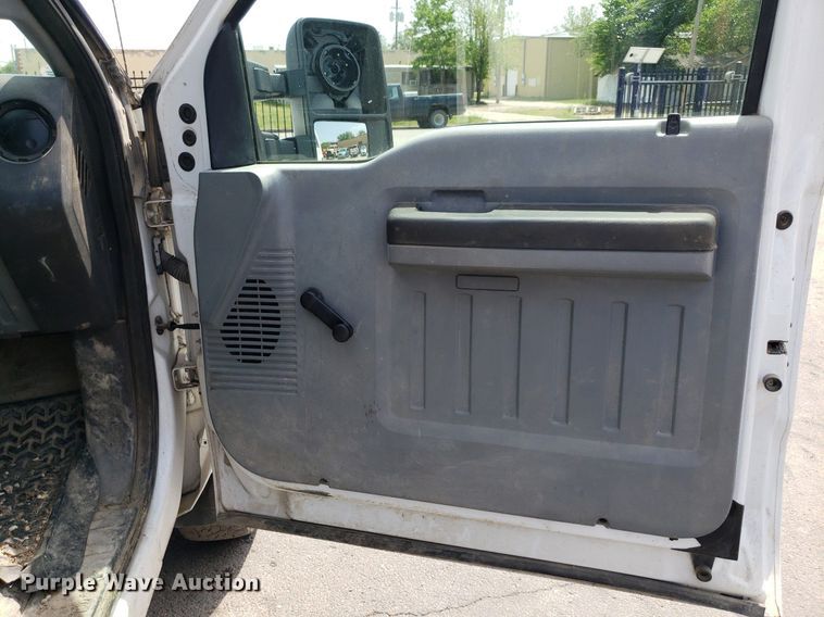 image for item DP7870 2013 Ford F250 Super Duty  SuperCab pickup truck