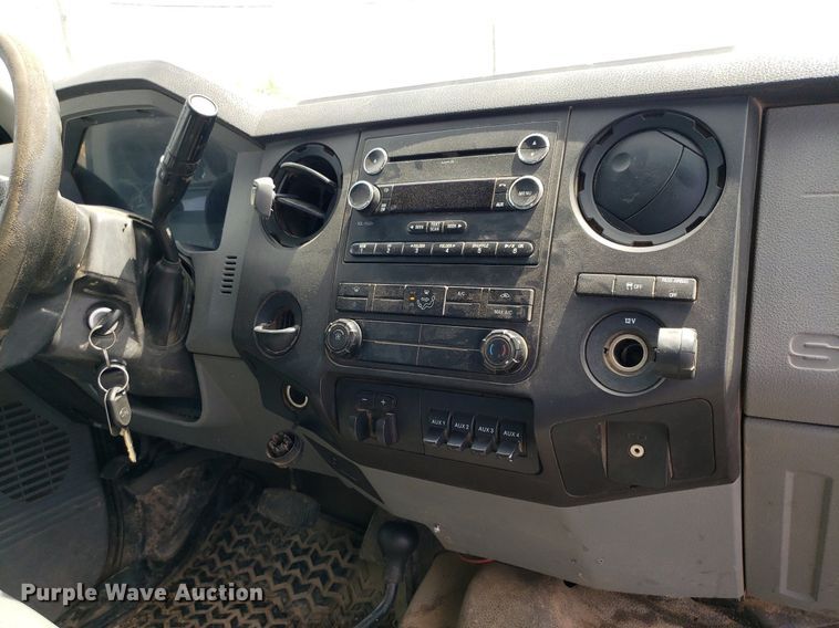 image for item DP7870 2013 Ford F250 Super Duty  SuperCab pickup truck